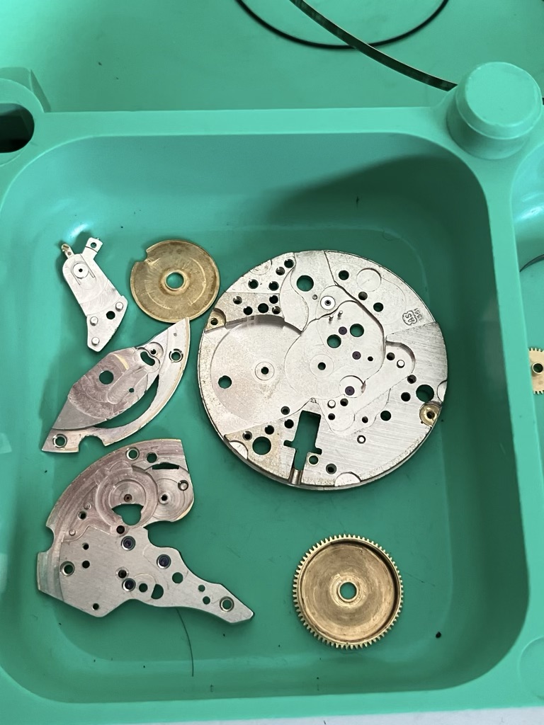 Servicing the Heuer De Luxe “Self Winding” Wristwatch Caliber A. Schild 1361
